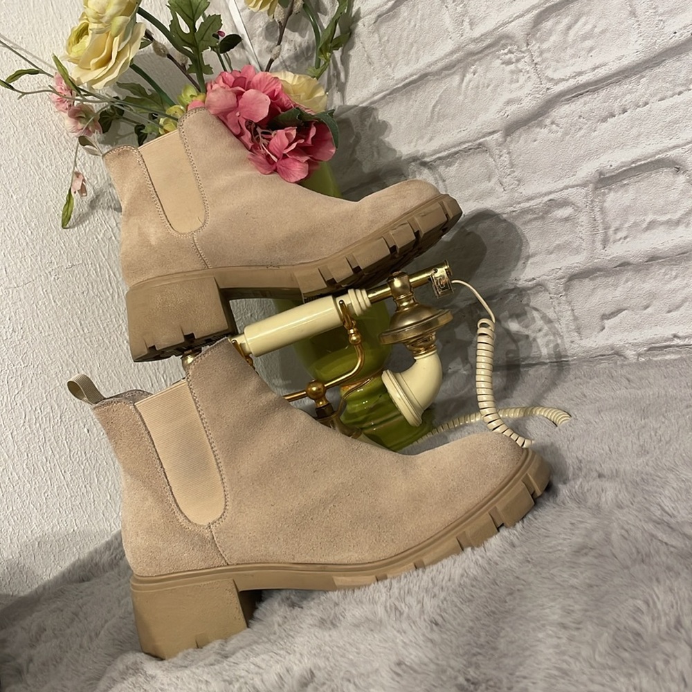 Women’s Steve Madden Cream Ankle Booties with Suede Texture